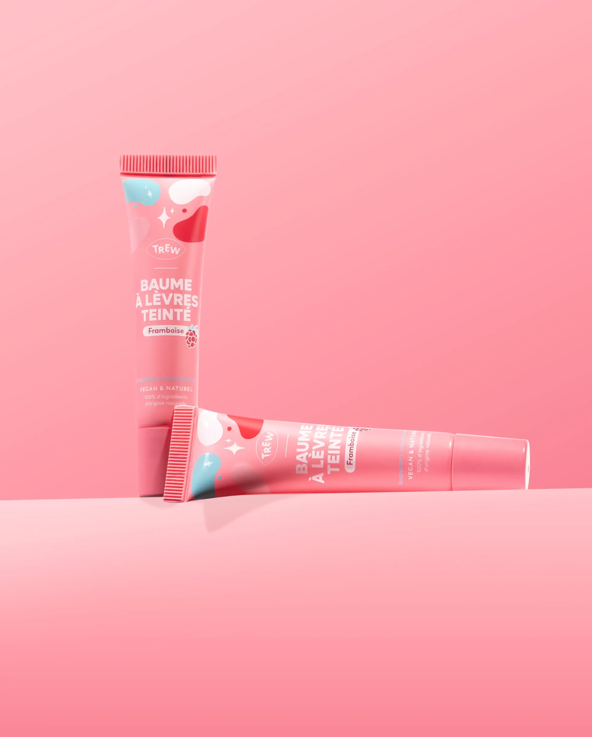 Trew — duo de baumes teintés, mise en scène rose